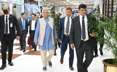 নিউইয়র্ক সফর শেষে ঢাকার পথে প্রধান উপদেষ্টা