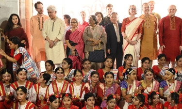 কুমুদিনী ওয়েলফেয়ার ট্রাস্ট ও পূজামণ্ডপ পরিদর্শন করলেন তিন উপদেষ্টা