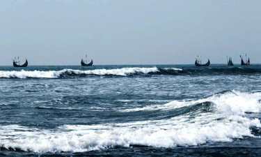 বঙ্গোপসাগরে গভীর নিম্নচাপ, উত্তাল সাগর