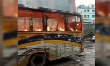 রাজধানীতে গুলি ছুড়ে আতঙ্ক তৈরি, বাসে আগুন