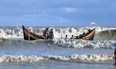 সমুদ্রবন্দর থেকে নামল সতর্কসংকেত