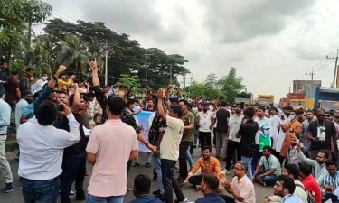 ইসলামী ব্যাংক কর্মকর্তাদের ঢাকা-চট্টগ্রাম মহাসড়ক অবরোধ