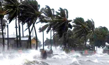 ঢাকাসহ ১৭ জেলায় ৬০ কিমি বেগে ঝড় হওয়ার আশঙ্কা