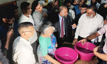 যেখানে হাত দিই সেখানেই দুর্নীতি: শারমীন এস মুরশিদ