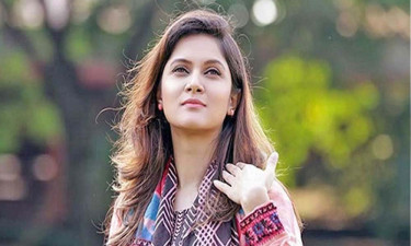 পাসপোর্টে মিথিলার স্বামী কে?