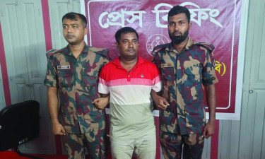 উখিয়ার তালিকাভুক্ত ইয়াবা গডফাদার মনির আটক