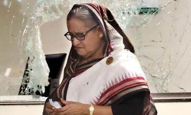 গুমের দুই মামলায় হাসিনাসহ ৩০ জনের বিরুদ্ধে গ্রেপ্তারি পরোয়ানা