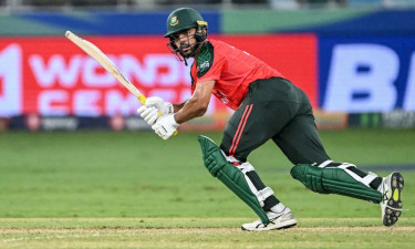 সাইফের অভিষেক, টস জিতে ব্যাটিংয়ে বাংলাদেশ