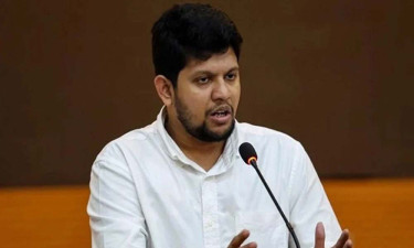 অন্তর্বর্তী সরকারের নীতি হচ্ছে, কোনো মিডিয়া বন্ধ হবে না: তথ্য উপদেষ্টা