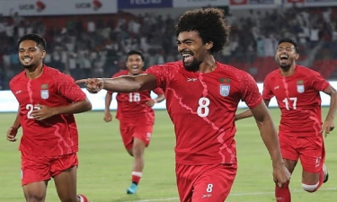 হামজার ফ্রি কিকে শুরুতে লিড বাংলাদেশের