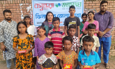 ঝিনাইদহে সুবিধাবঞ্চিত শিশুদের মাঝে বসুন্ধরা শুভসংঘের খাবার বিতরণ