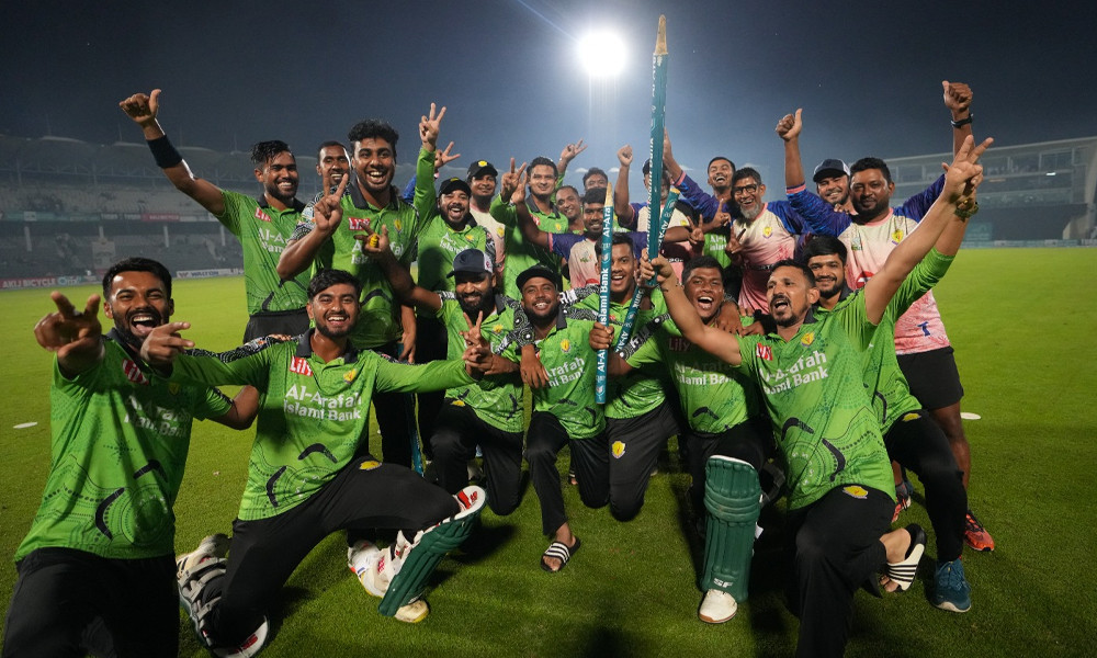 খুলনাকে উড়িয়ে টানা দ্বিতীয় শিরোপা রংপুরের
