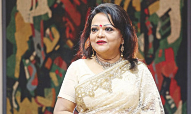এবার যুক্তরাজ্য মাতাবেন সাবিনা ইয়াসমিন