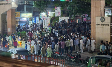 চলছে ভোট গণনা, বাইরে অবস্থান বিএনপি-জামায়াতের
