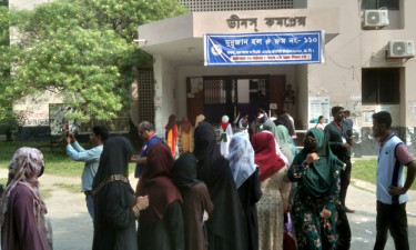 রাকসুর ভোট গ্রহণ শুরু, বিশ্ববিদ্যালয়ে উৎসবের আমেজ