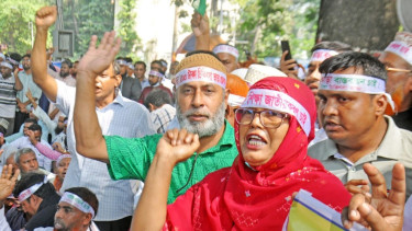 ‘লং মার্চ টু যমুনা’ স্থগিত, নতুন কর্মসূচি দিলেন আন্দোলনরত শিক্ষকরা