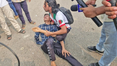 পুলিশের লাঠিচার্জে আহত ১০ জুলাইযোদ্ধা ঢামেকে ভর্তি
