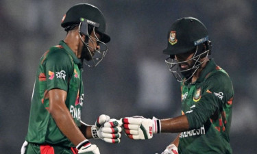 মিডল অর্ডারকে বাঁচালেন শান্ত-হৃদয়, গড়লেন বছরের সেরা জুটি