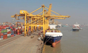 চট্টগ্রাম বন্দরে ১২০০ টন পণ্য নিয়ে জাহাজডুবি