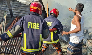 চাঁদপুরে আগুনে পুড়ল ৭ ব্যবসা প্রতিষ্ঠান