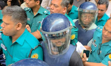 বাবাসহ হত্যাচেষ্টা মামলায় গ্রেপ্তার তৌহিদ আফ্রিদি