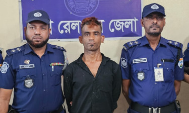 প্রকাশ্যে চাপাতি হাতে আতঙ্ক সৃষ্টিকারী সেই যুবক গ্রেপ্তার