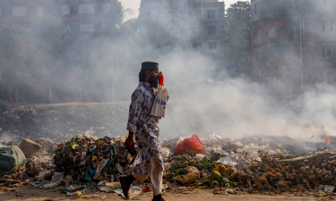 এক দূষণ ঢাকতে আরেক দূষণ