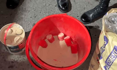 জেনেভা ক্যাম্পে সেনা অভিযানে বিপুল বিস্ফোরকসহ আটক ৪