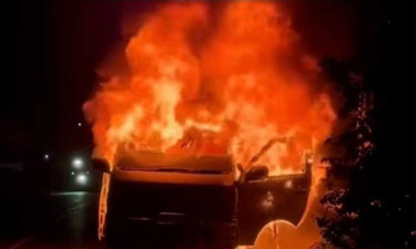 গাজীপুরে চলন্ত অ্যাম্বুলেন্সে আগুন