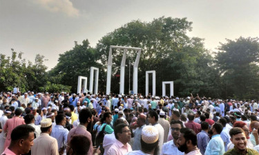 আজও শহীদ মিনারে অবস্থান কর্মসূচিতে এমপিওভুক্ত শিক্ষক-কর্মচারীরা