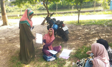 স্তন ক্যানসার সচেতনতায় সরকারি আজিজুল হক কলেজে শুভসংঘের ক্যাম্পেইন
