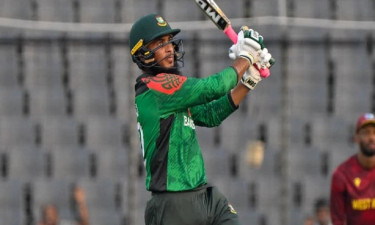 রিশাদের ঝড়ো ইনিংসে বাংলাদেশের চ্যালেঞ্জিং স্কোর