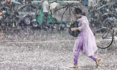 ভারি বৃষ্টির আভাস, কমতে পারে তাপমাত্রা