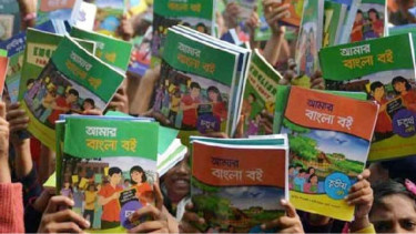 মাধ্যমিক শিক্ষার্থীদের বিনামূল্যে সাড়ে ১২ কোটি পাঠ্যবই দেবে সরকার