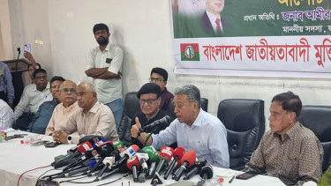 ভোটের আগে বিতর্কিত উপদেষ্টাদের সরে যেতে হবে: আমীর খসরু