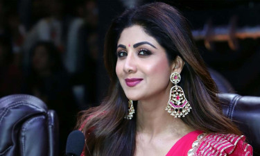 রেস্তোরাঁ ব্যবসায় কোটি টাকা আয়, তবুও জরিমানা দিতে পারছেন না শিল্পা!
