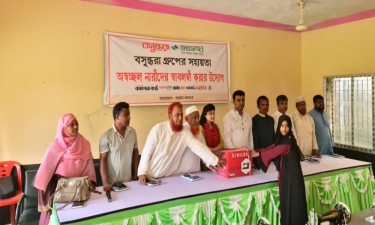 জীবননগরের ২০ অসচ্ছল নারীকে সেলাই মেশিন দিল বসুন্ধরা শুভসংঘ