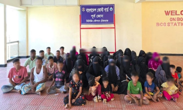 টেকনাফে কোস্ট গার্ডের অভিযান, পাচারের শিকার ৪৪ নারী-শিশু উদ্ধার