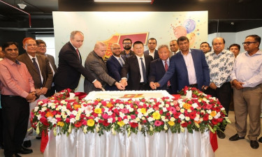 আনন্দ-উৎসবে ডেইলি সানের প্রতিষ্ঠাবার্ষিকী উদযাপন