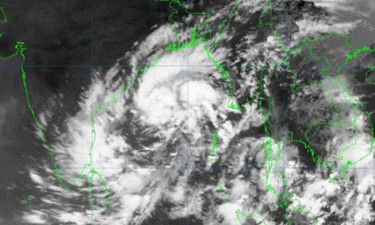 গভীর নিম্নচাপ রূপ নিল ঘূর্ণিঝড়ে, ২ নম্বর দূরবর্তী হুঁশিয়ারি সংকেত