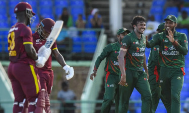 চট্টগ্রামে টস হেরে ফিল্ডিংয়ে বাংলাদেশ