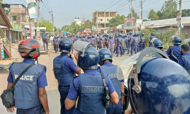 ইপিজেড শ্রমিকদের আন্দোলন কঠোর হাতে প্রতিহত করল স্থানীয়রা