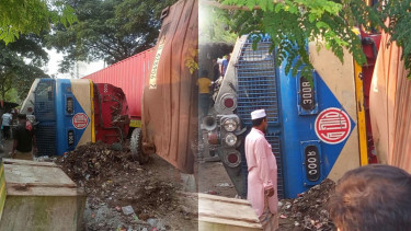 চট্টগ্রামে মালবাহী ট্রেনের ইঞ্জিনে ট্রাকের ধাক্কা, নিহত ১