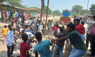 ভৈরবে ট্রেনে হামলার ঘটনায় মামলা, গ্রেপ্তার ৩