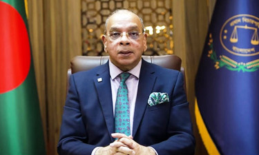 তিন বিচারপতির কাছে ব্যাখ্যা নয় তথ্য চেয়েছেন