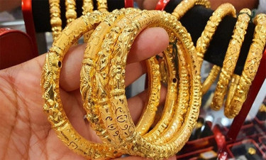 দাম কমার পরদিনই সোনা ফিরল পুরনো রূপে, ভরিতে প্রায় ৯ হাজার টাকা