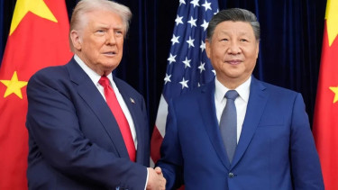 দক্ষিণ কোরিয়ায় ট্রাম্প-শি জিনপিংয়ের বৈঠক শুরু