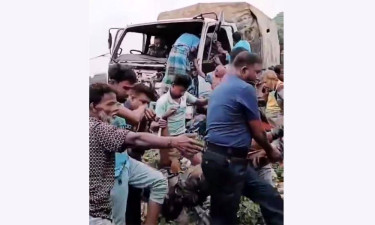 বগুড়ায় সেনা ট্রাক দুর্ঘটনায় আহত ১৩ সৈনিক