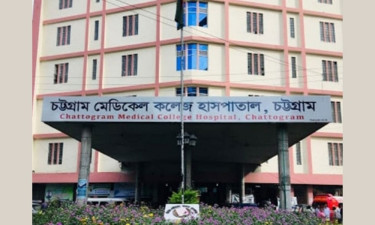 চট্টগ্রামে পুলিশ ভ্যান দুর্ঘটনা, নারী সদস্যসহ আহত ২০