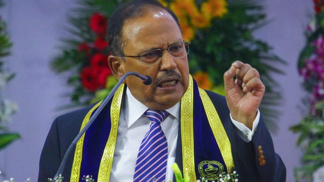 দুর্বল শাসনের কারণেই বাংলাদেশ-নেপাল- শ্রীলঙ্কায় সরকার পতন: অজিত দোভাল